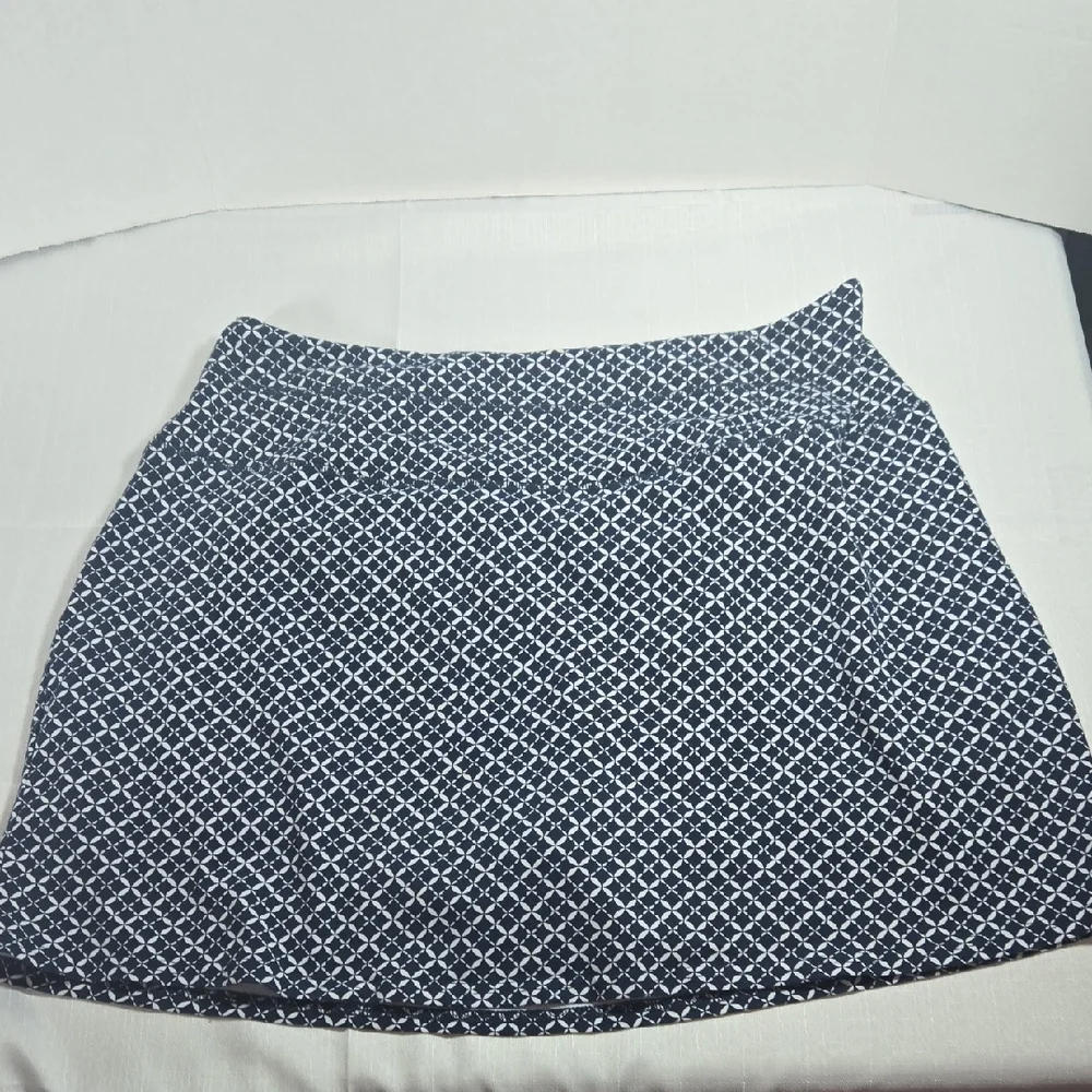 Intro Tummy Control  Navy and White Geometric Skort Woman 1X